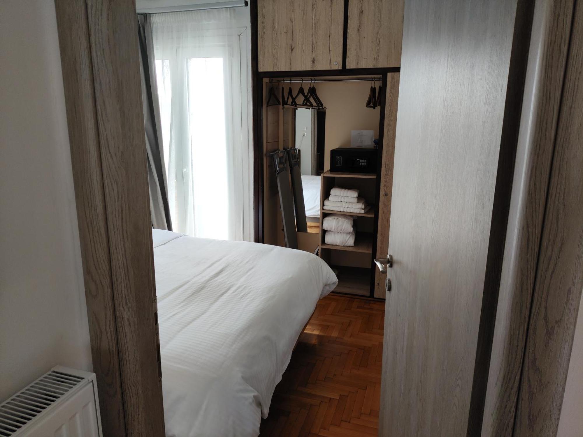 Ulysses Apartments Acropolis Athen Zimmer foto